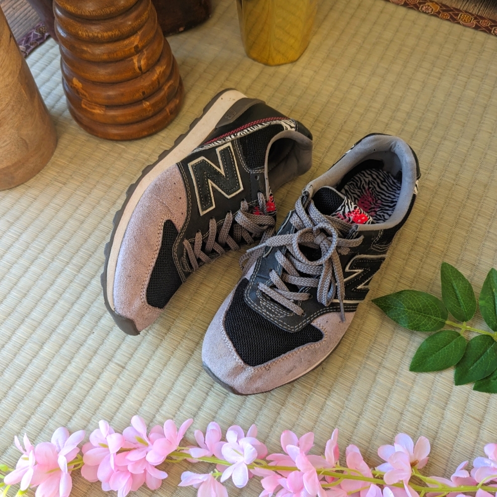 New Balance Running  Zebra Sneaker 6.5